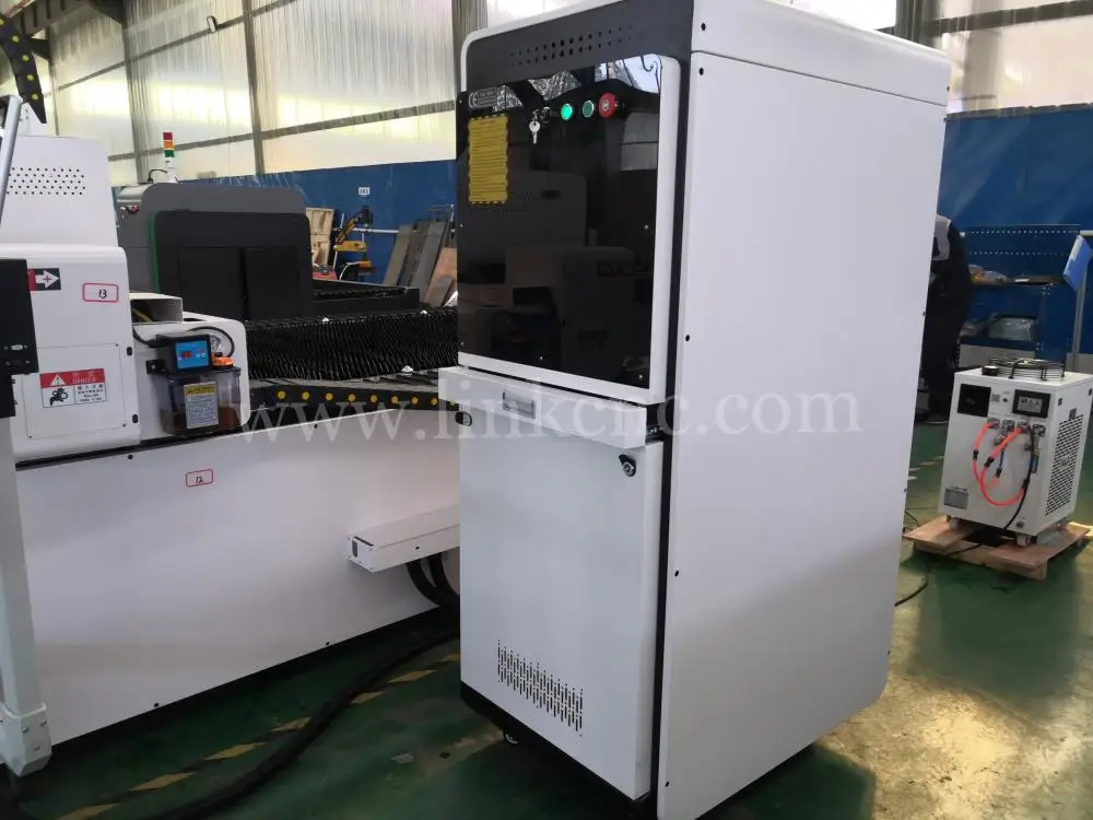 Фабричная акция волоконно-лазерная машина для резки металла 0 5 кВт 1 2 |