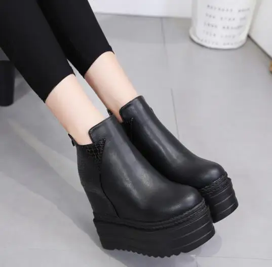 Осенне-зимние ботильоны Martin с внутренней подкладкой добавляют шерстяную женскую