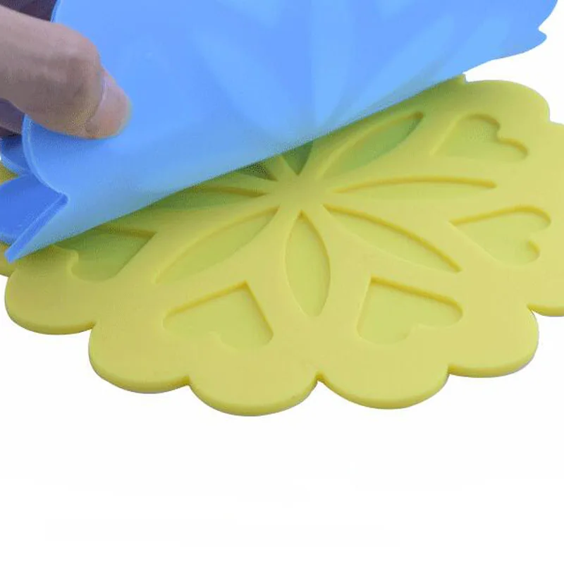 

Silicone Insulation Pad Multifunction Non-slip Dish Mat European Style Waterproof Placemat