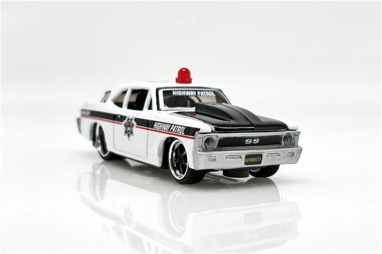 Вечная классика Bburago для Chevrolet Nova 1970 Boy модель автомобиля в масштабе 1:64|Наземный
