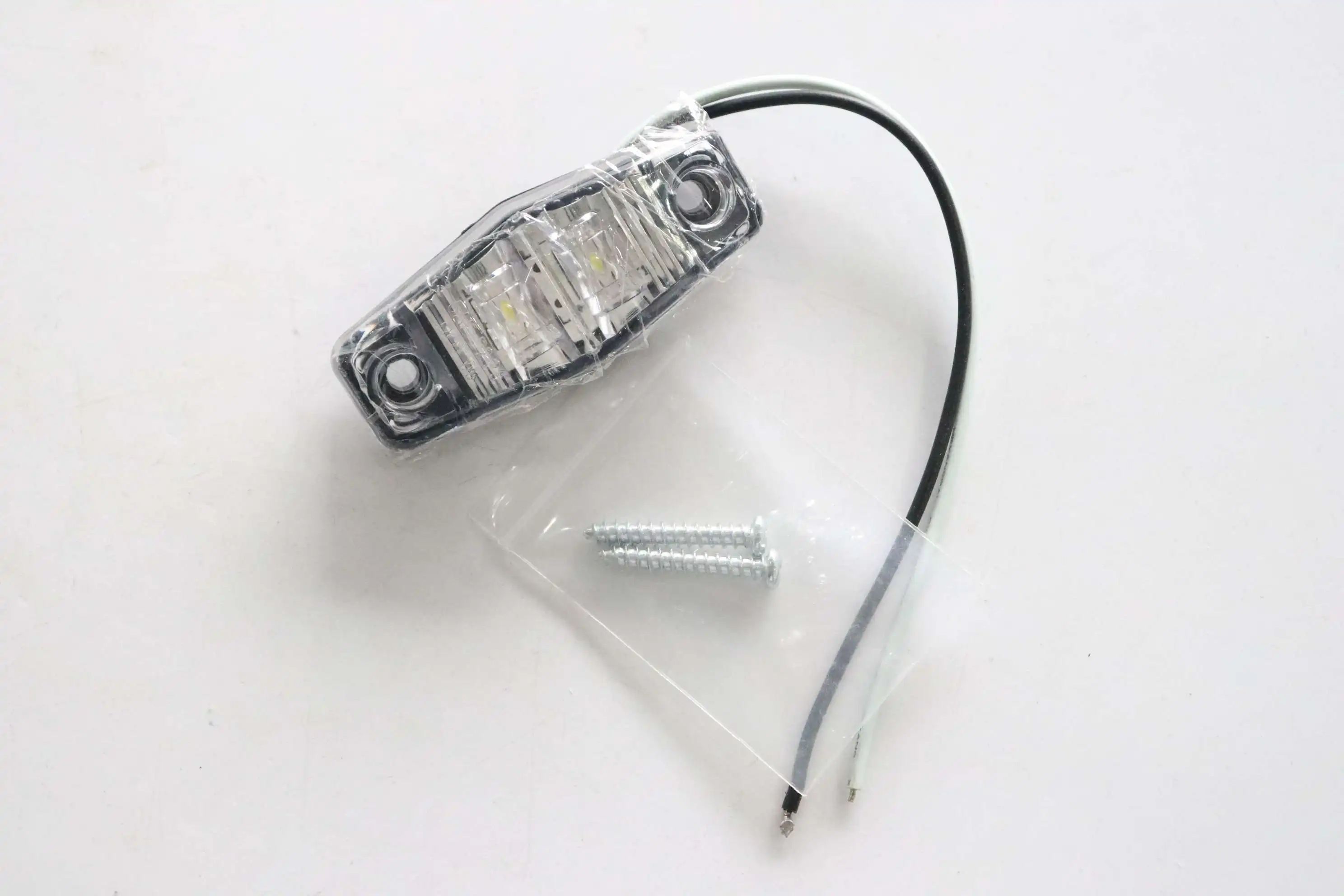 

Hot1 pc LED Trailer Truck 2 Diode 1x2.5 Surface Clearance Side Marker Light Submersible Width lamp Clearance Lamp Car Styling