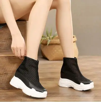 Сандалии гладиаторы женские на скрытом каблуке босоножки с перфорацией