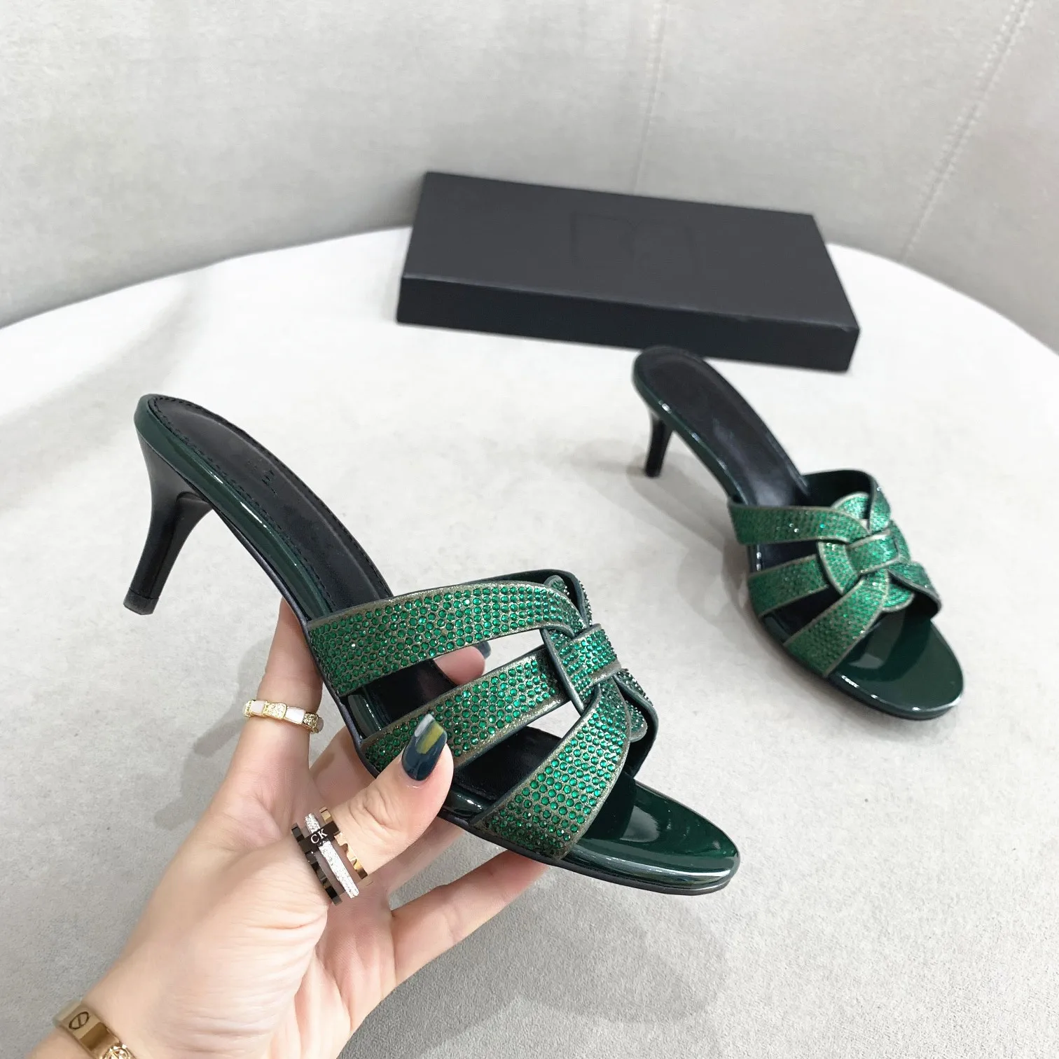 

European and American Style Stiletto Sandals High Heels Leather Sandals and Slippers Women Retro Rhinestone Ladies Slippers