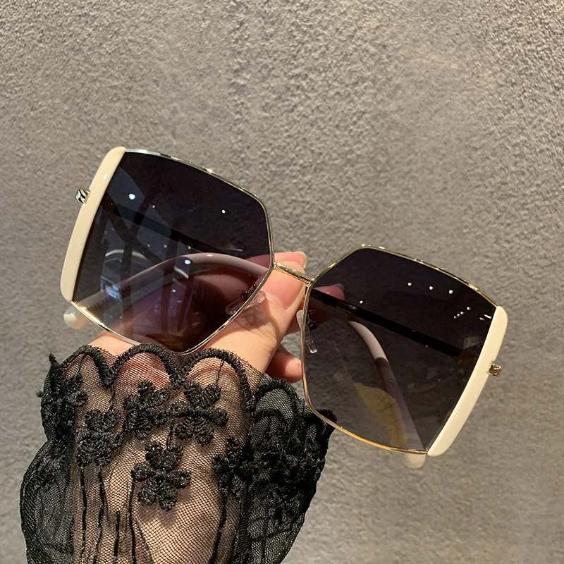 

2021 Fashion Luxury Brand Oversized Square Sunglasses Men Women Vintage Metal Big Frame Semi-Rimless One Lens Sun Glasses UV400