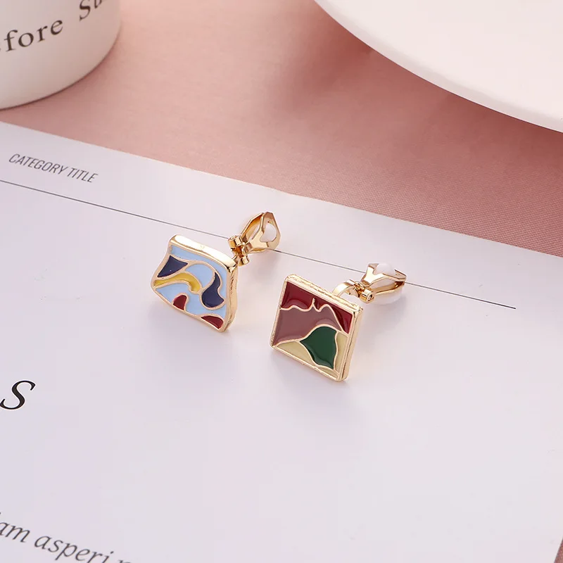 

Korean Fashion 2021 Vintage Earrings for Women Stud Clip on Earrings Women's Earrings Fake Piercing