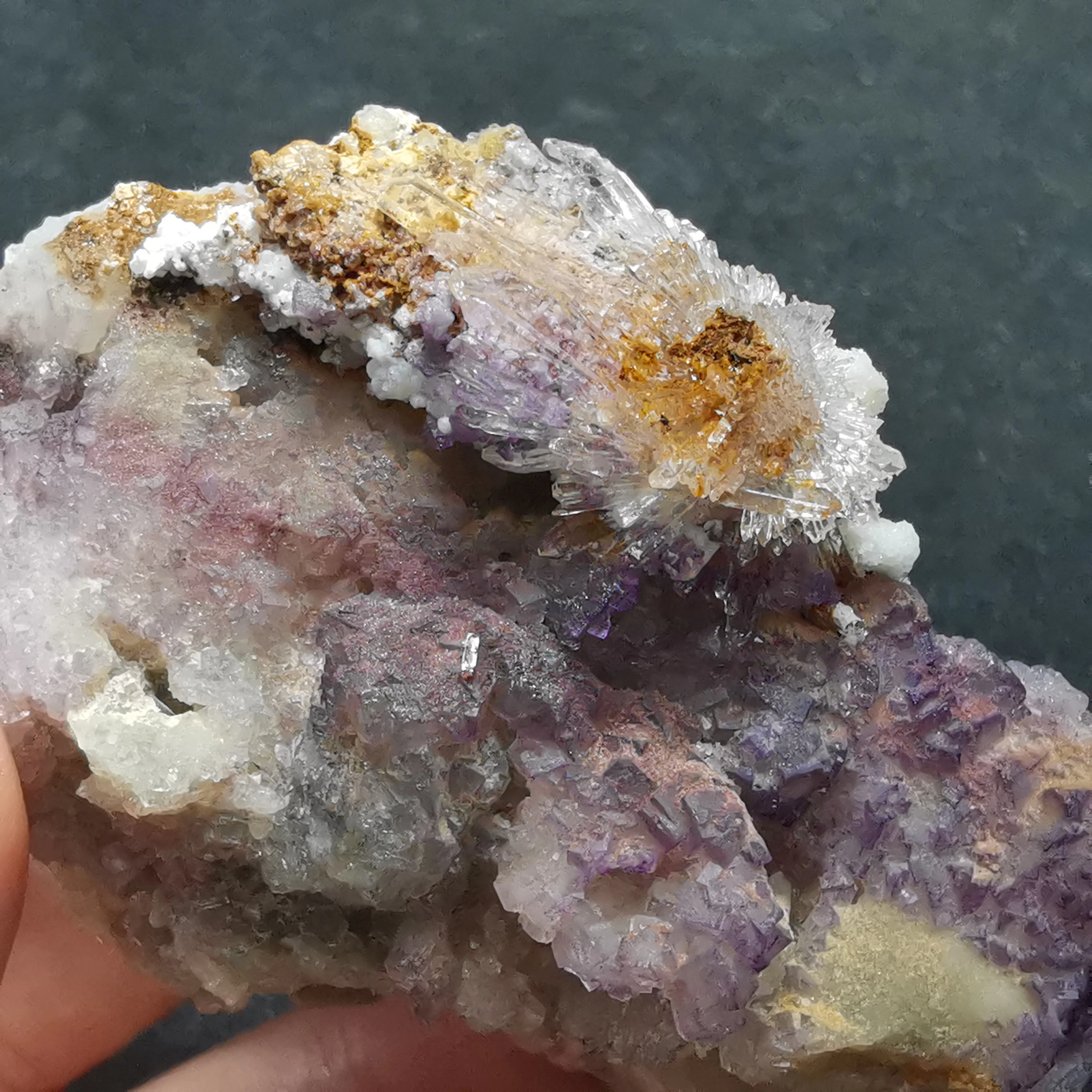 

106.3gNatural rare purple fluorite and crystal flower mineral specimen stone combined with home decoration CRYSTAL QUARTZ GEM