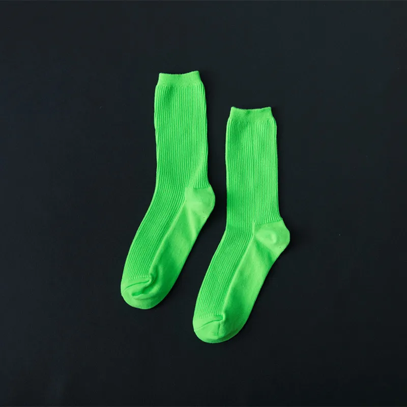 fluorescence green Новые цветные красочные Harajuku стиль ретро женские хлопчатобумажные забавные носки однотонные яркие цвета фиолетовый синий желтый розовый дизайнерские рождественские носки - Цвет: fluorescence green