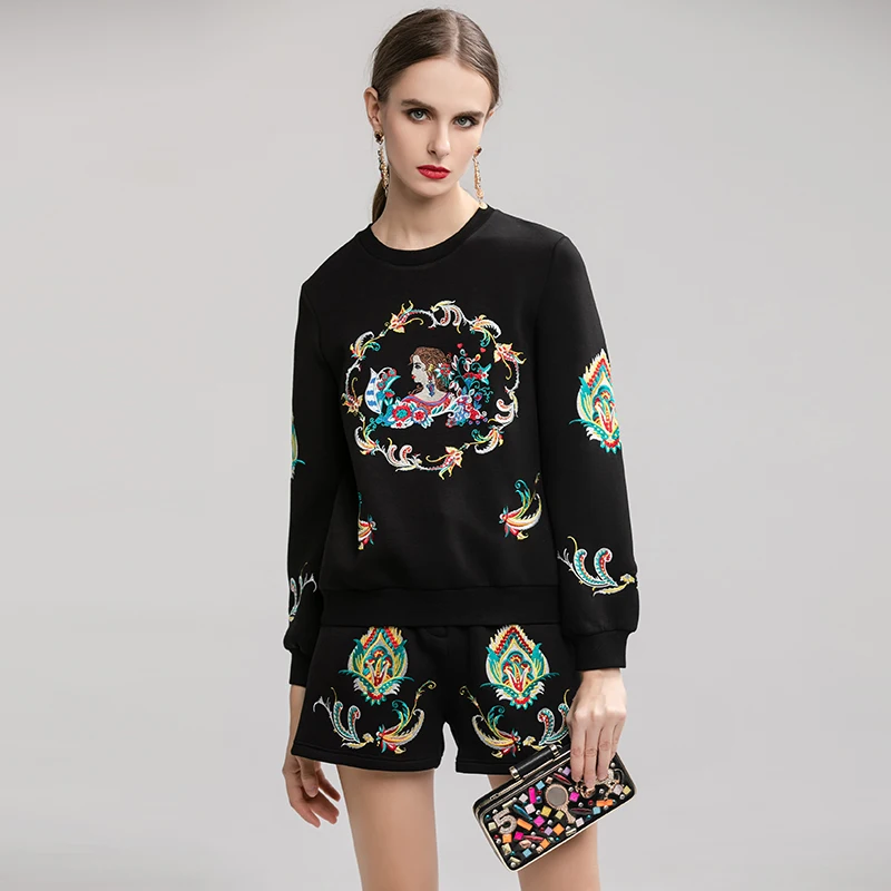 2019 Winter Fashion 2 Pieces Embroidery Sets High Quality Pretty Full Sleeve Sweatshirts +Shorts Black Suits | Женская одежда