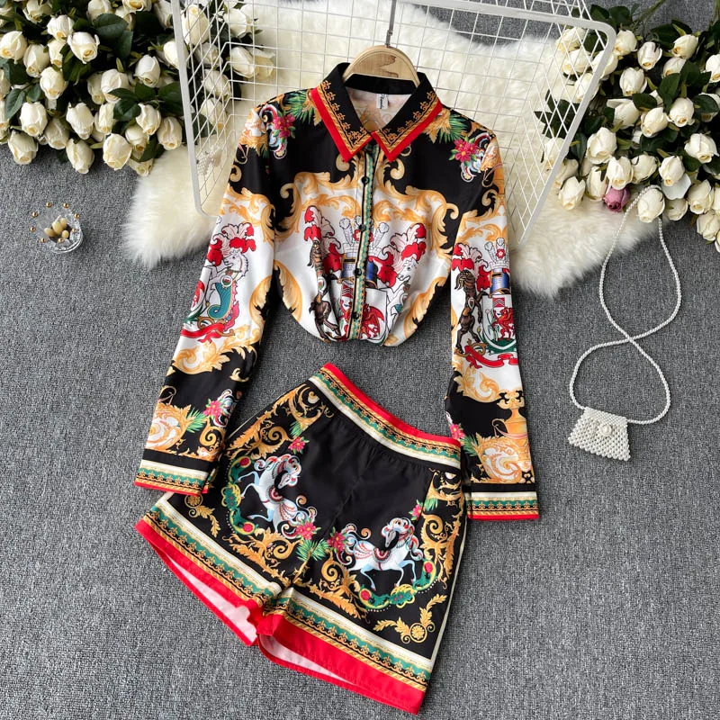 

Ladies temperament suit 2021 new style ladies shirt retro court style printed wide-leg shorts two-piece trend