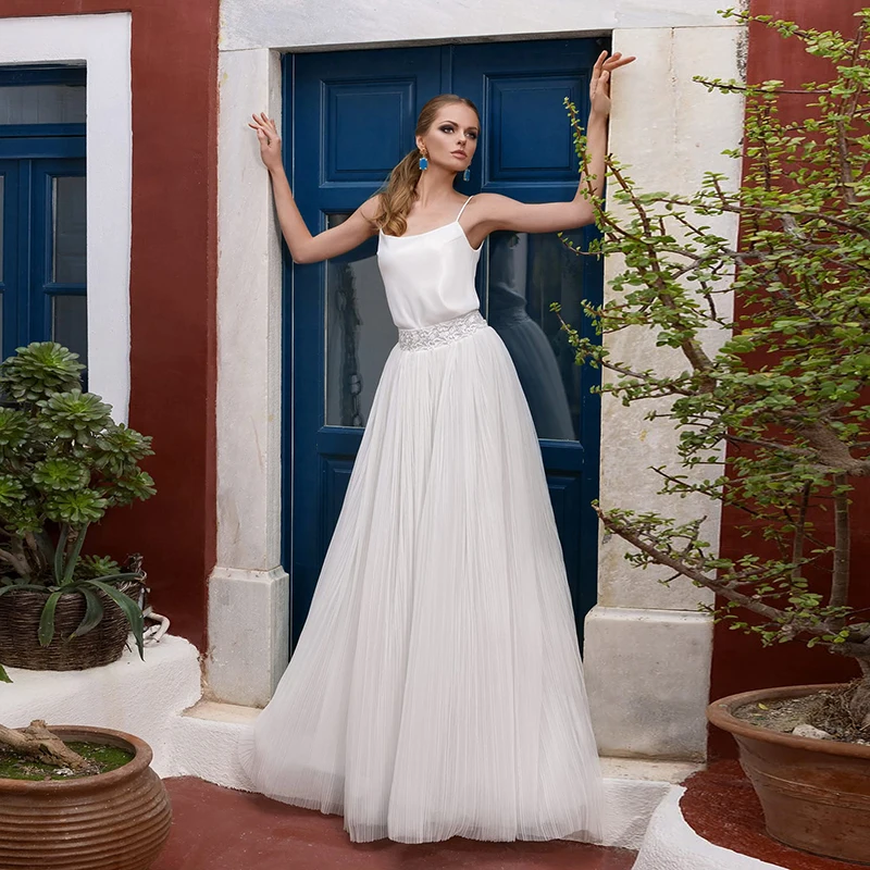 

Sexy Spaghetti Straps Beach Wedding Dresses Beaded Crystals Sash Bride Dresses Draped Tulle A-Line Long Bridal Gowns