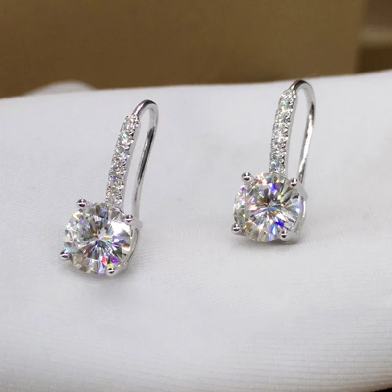 

2021 New Round zircon earrings with diamonds popular in Europe and America