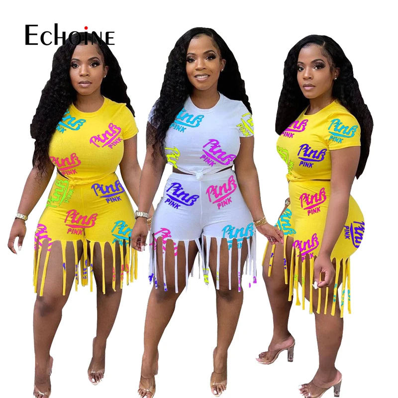 

Женский комплект из двух предметов, футболка с коротким рукавом и шорты с кисточками