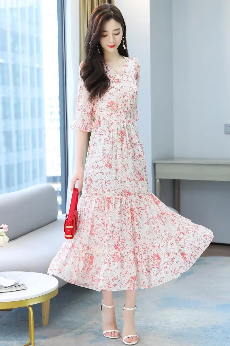 

2021 Summer New Deep V Women's Casual Short Sleeve Waist Resort Beach Temperament Sexy Print Chiffon Lantern Single Sleeve Dress