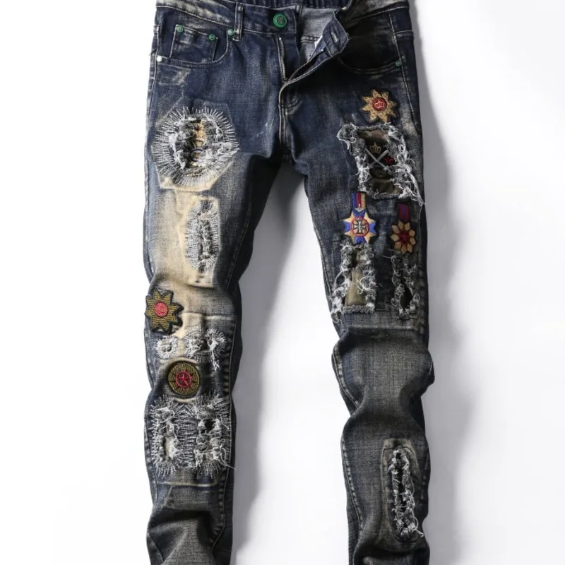 

New Winter Feet Hole Men Jeans Embroidery Badges Elastic Restoring Ancient Ways Cultivate Morality Men's Jeans