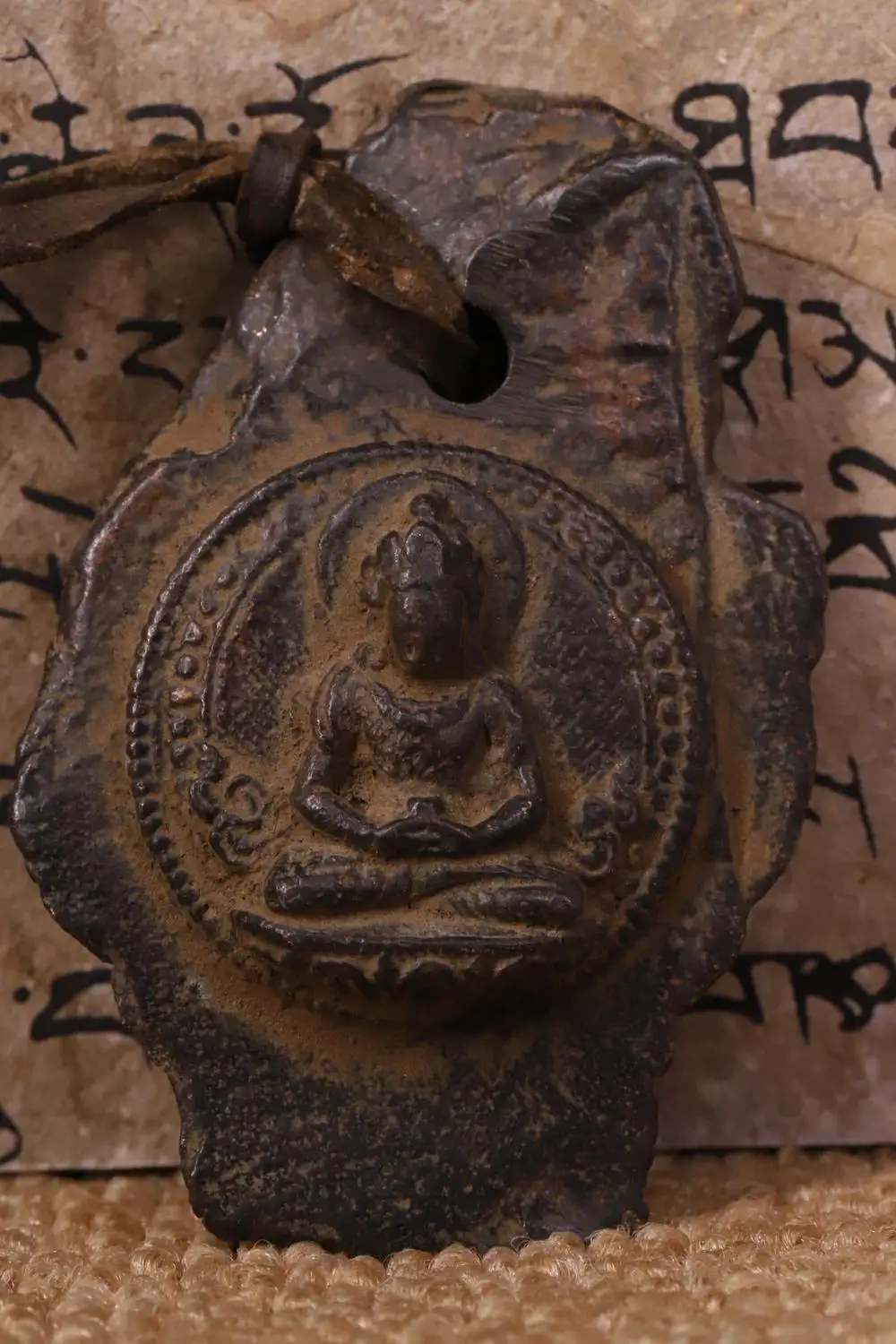 

Свадебное украшение, старая тибетская Тантра, медная шина, ручное резное долото, статуя Будды, подвеска Гуаньинь