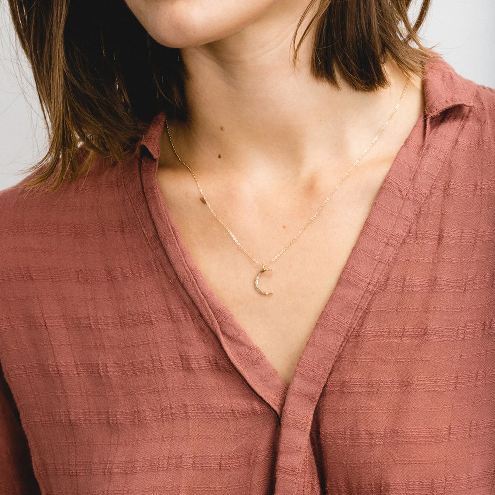 Элегантное ожерелье с подвеской в виде Луны для женщин простой чокер из нержавеющей стали геометрические