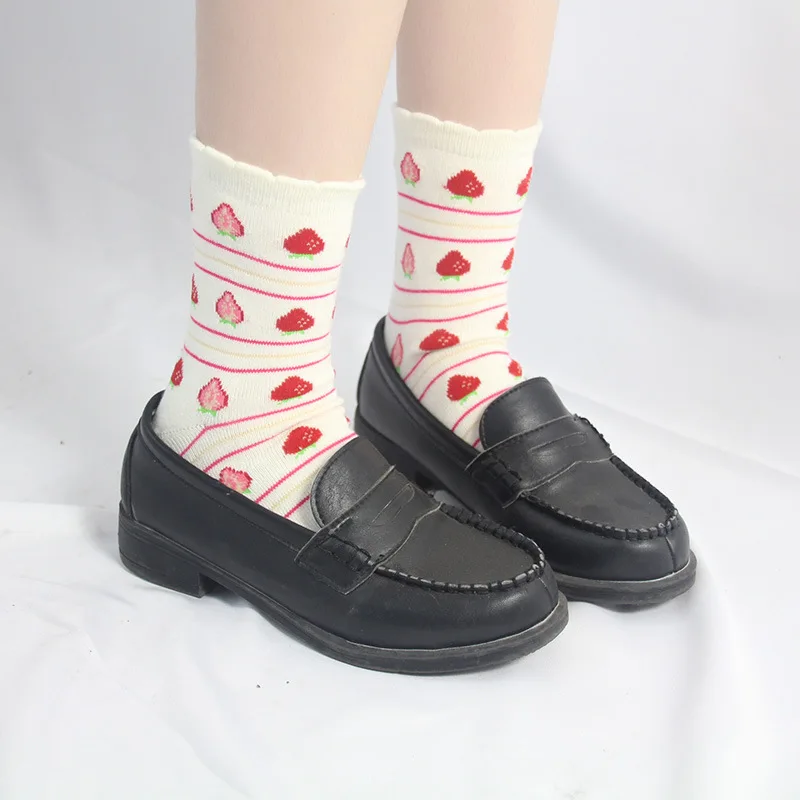 

Japanese fall/winter soft girl style Lolita socks cute strawberry medium socks cotton socks student Kawai girl socks