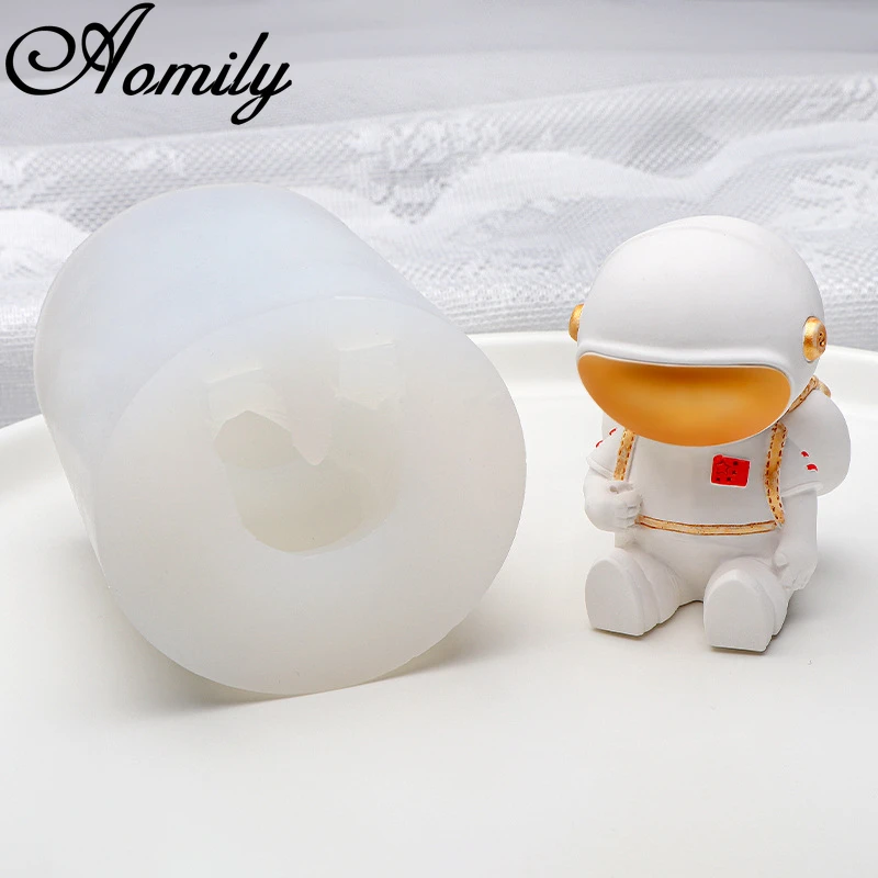 

Aomily 3D Astronaut Shaped Silicone Molds Handmade Fondant Cake Mold Sugar Craft Chocolate Moulds Tools DIY Ice Block Soap Mould
