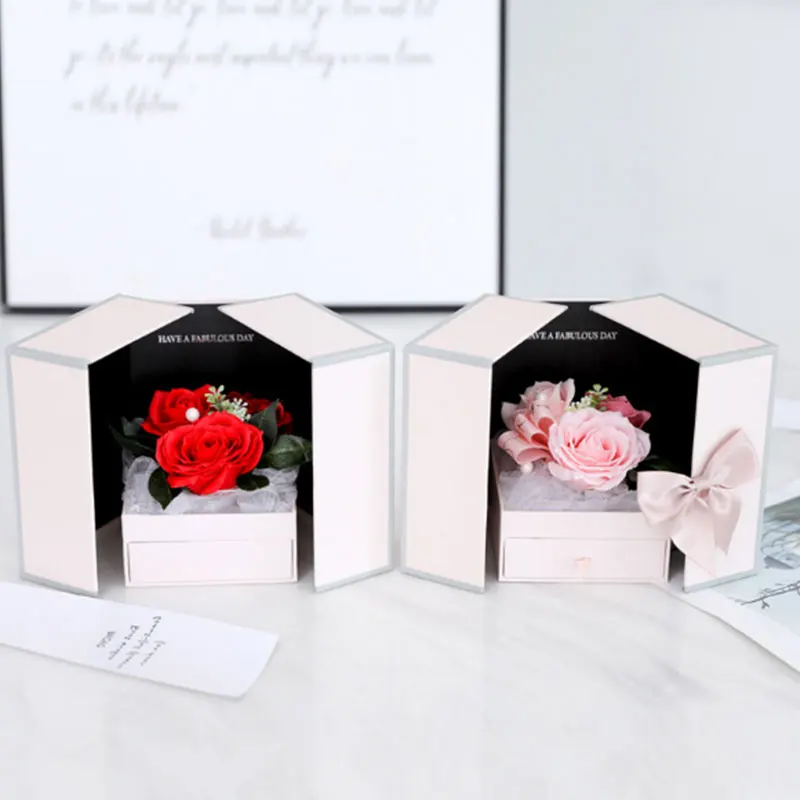 Подарок на День святого Валентина для девочек Подарочная коробка с розой