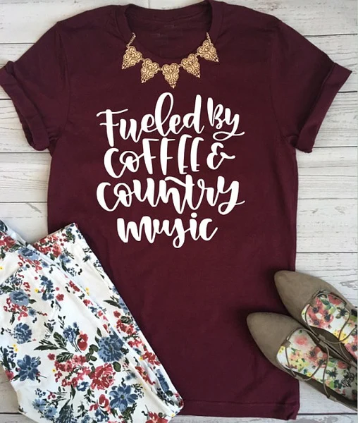 Футболка с надписью Fueled by coffee and country music со слоганом женская модная забавная