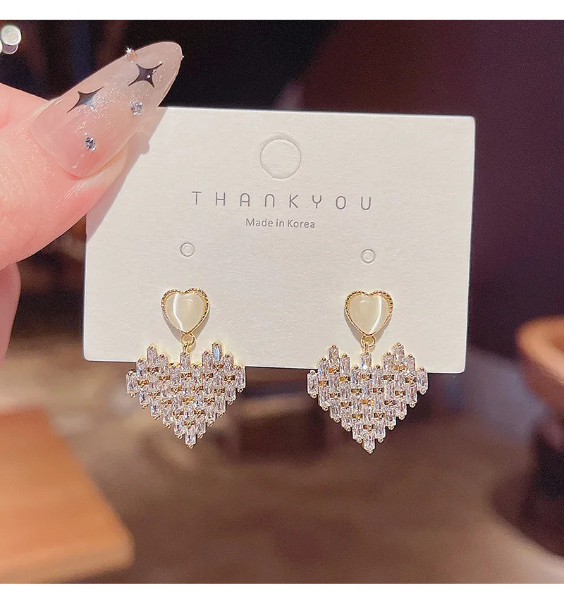 

South Korea's New Zircon Cute Earrings Ladies Fashion Crystal Love Korean Earrings Elegant Simple Wild Earrings