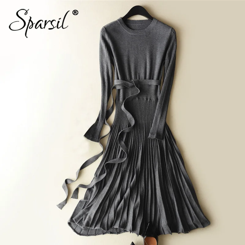 Осенне-зимние женские кашемировые платья Sparsil с круглым вырезом приталенные