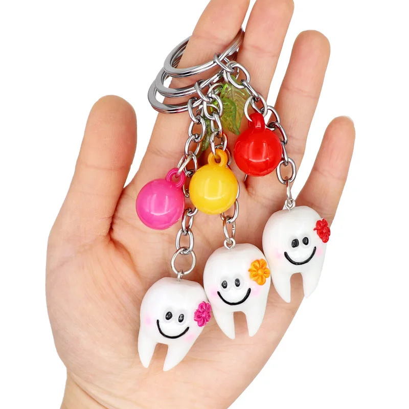 

Dental Simulation Pendant Tooth Shape Keychain Pendant Lovely Cartoon Decoration Dental Accessories as Gift For Dentist Clinic