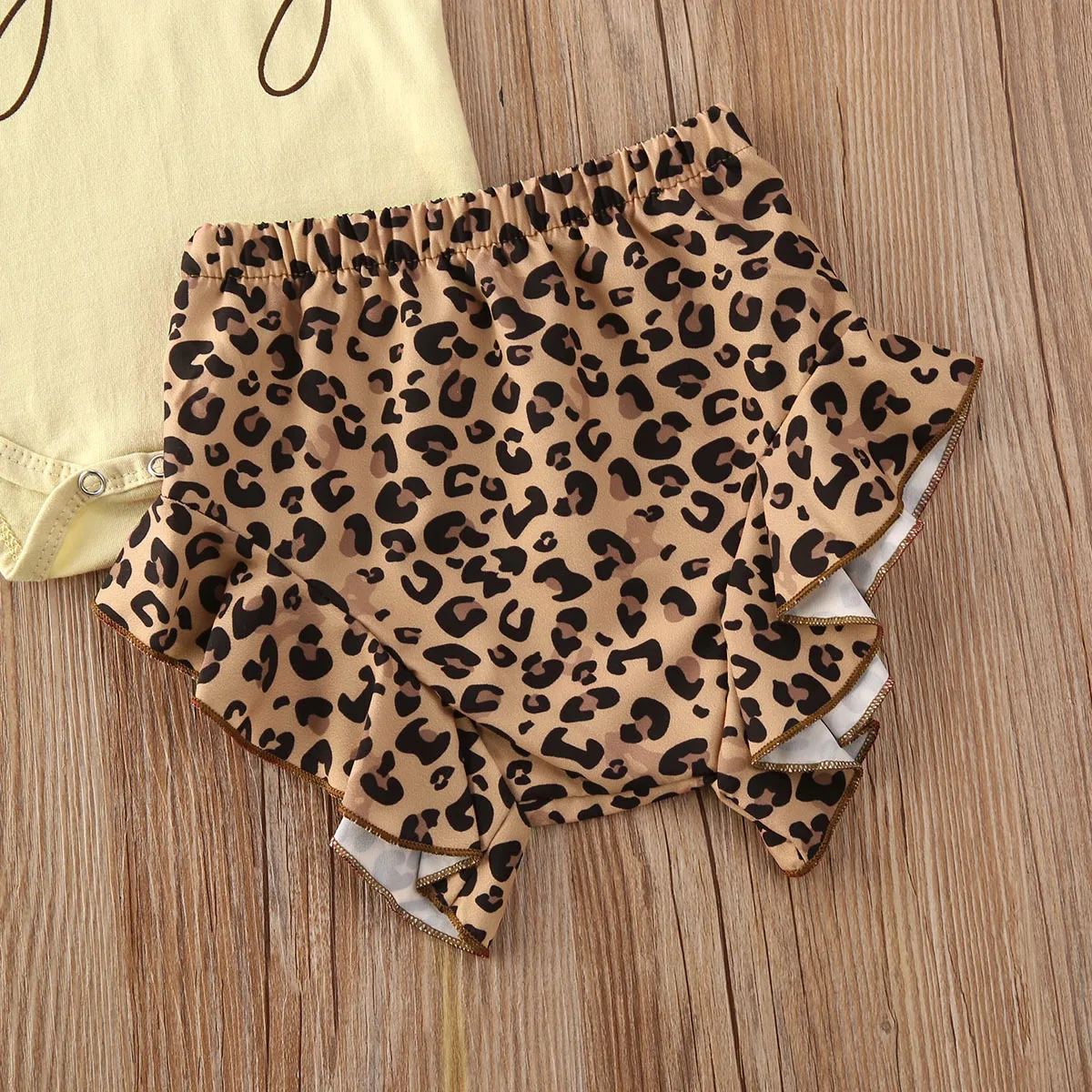 

0-18M 3pcs Infant Baby Girl Clothes Letter Print Short Sleeve Romper Tops+Ruffle Leopard Shorts+Headband Kids Summer Outfit