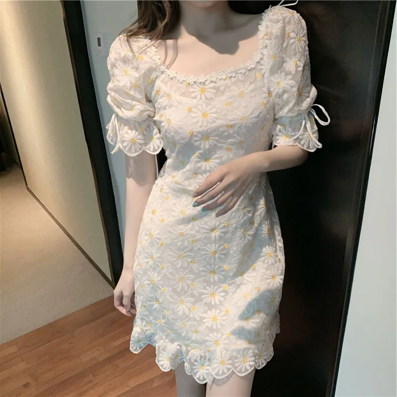 

2020 summer chic sweet little slim heavy industry Daisy Embroidery Flower Dress