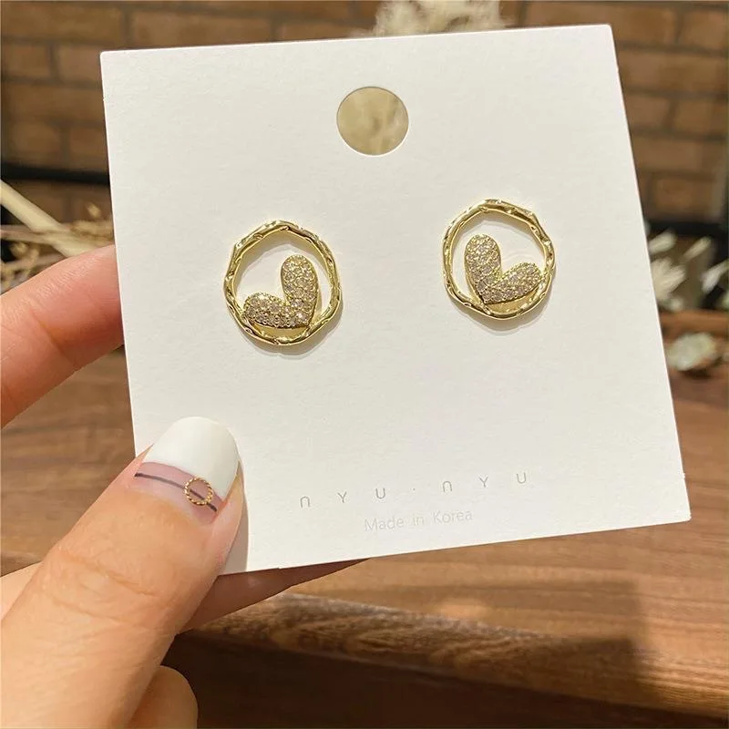 

Heart-shaped irregular round earrings Korean temperament diamond-encrusted hollow simple earrings