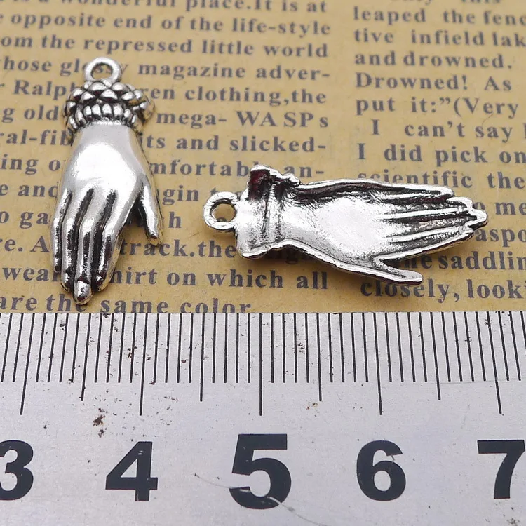 

Newest 15Pieces 10*26mm Mixed Alloy Antique Silver Color Beautiful Hand Charms Bracelet Keychain Pendant For DIY Jewelry Making