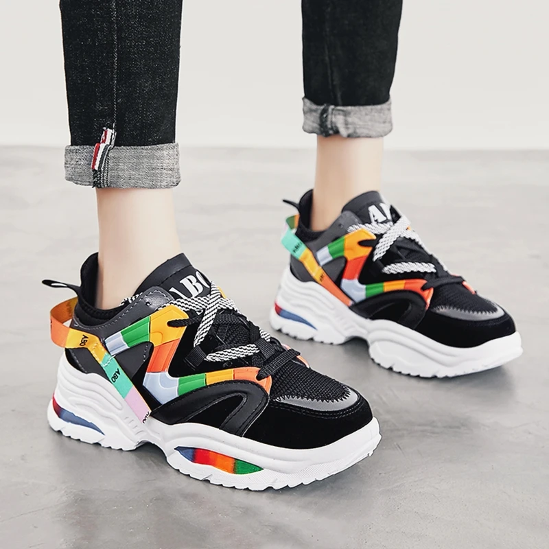 Трендовые кроссовки Женская Вулканизированная обувь разноцветная дышащая на