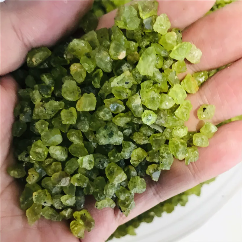 

Natural Stone Perido Quartz Olivine Green Crystal Mineral Specimen Rock Chip Gravel Rough Raw Gemstone Decoration