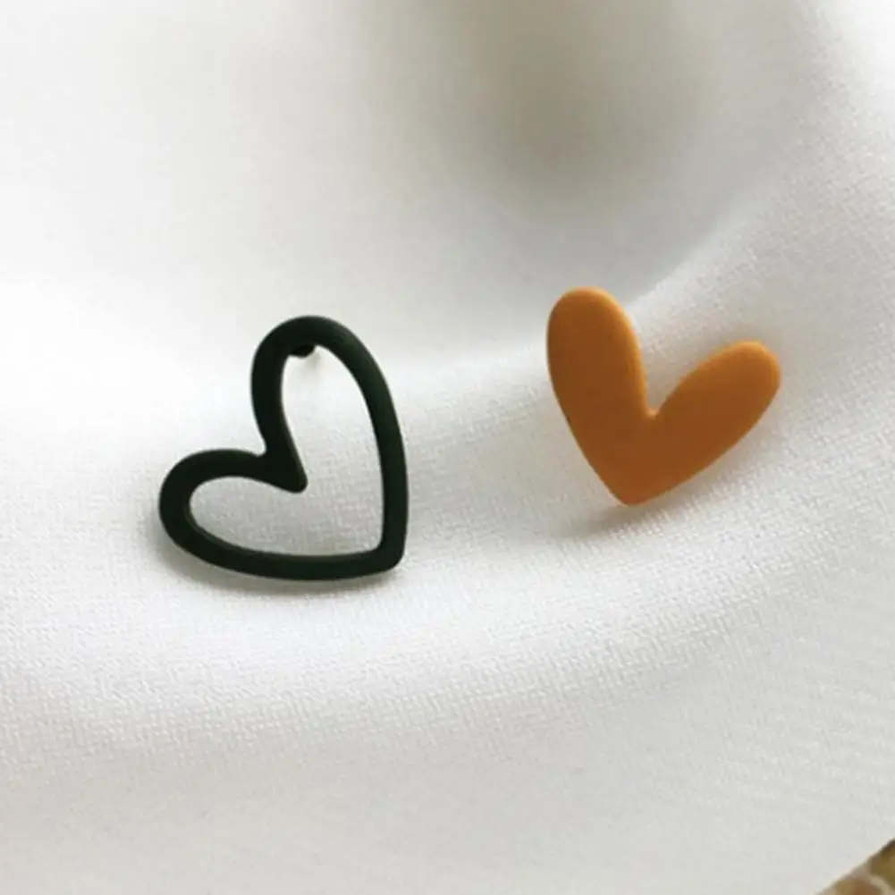 

1 Pair Chic Ear Studs Attractive Heart Shape Earrings Decorative Stylish Heart Earrings Women Gifts Party