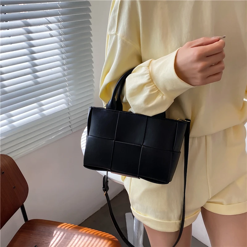

Designer Women Pu Leather Weave Handbags Small Shoulder Bags High Quality Ladies Tote Messenger Bags Casual Travel Crossbody Bag