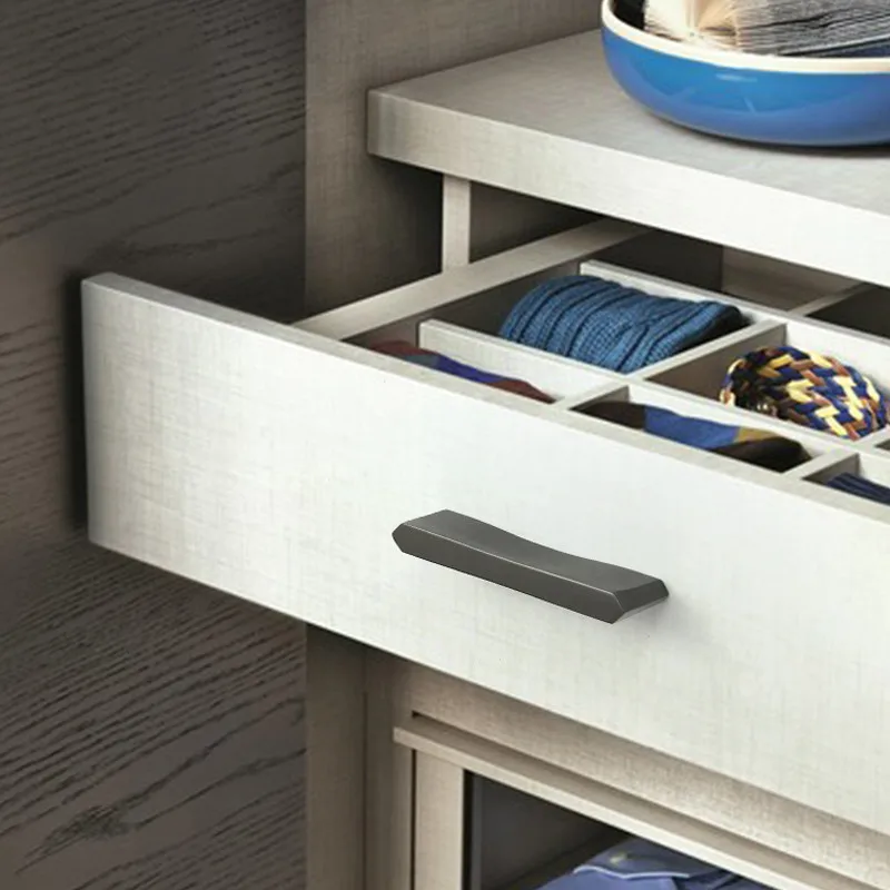 

Cabinet Handles Solid Handle Zinc Alloy Matte Gold Pulls 96mm 128mm Drawer Knobs Cabinet Pulls Furniture Handle Hardware 6103