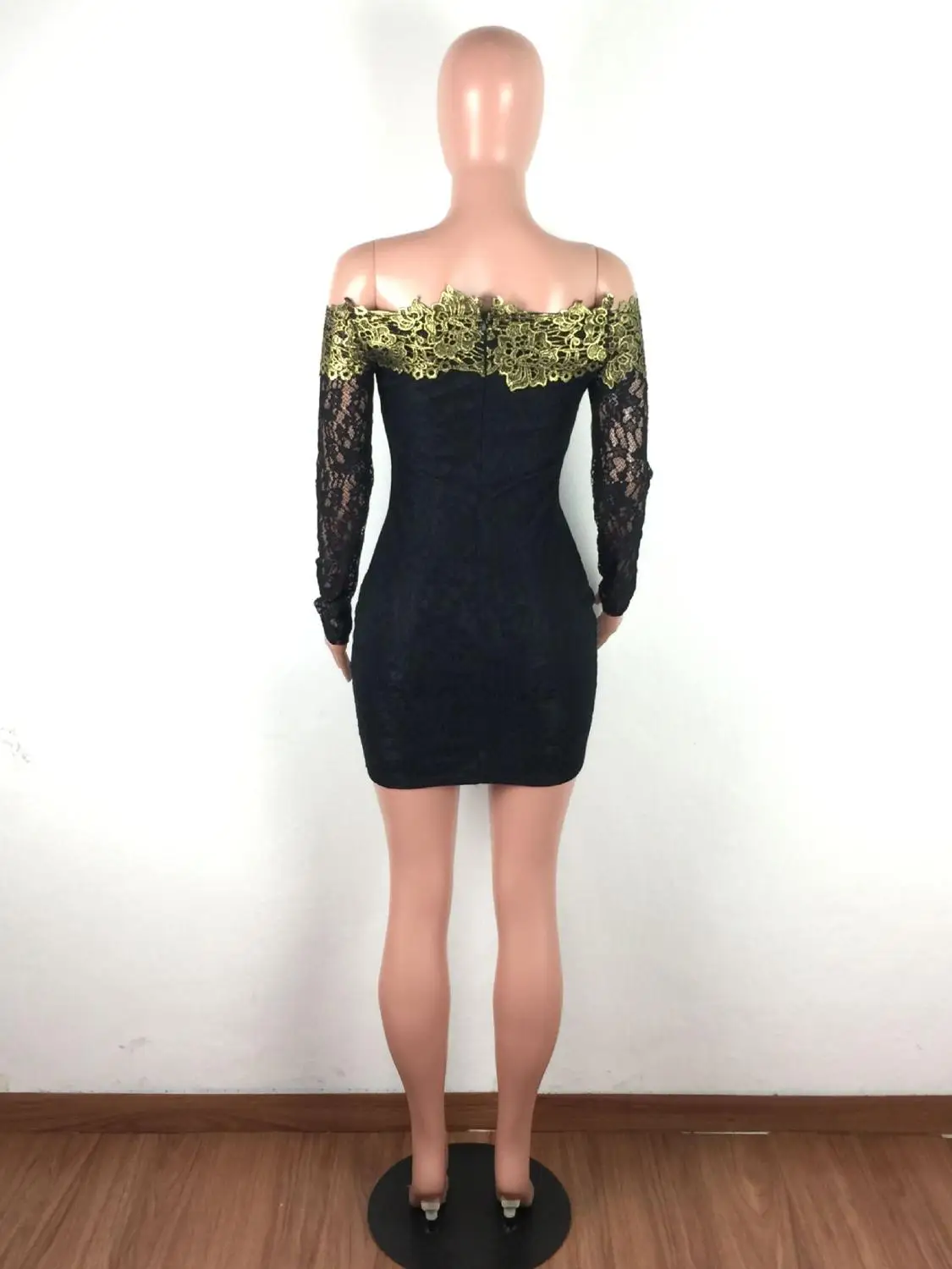 

Sexy Lady Off Shoulder Embroidery Lace Dress Elegant Slash Neck Long Sleeve Bodycon Mini Party Dress Vestidos 2020 Spring Dress