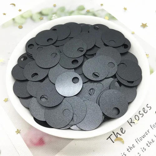 Matte black Matte Black Sequins 20mm Flat Round PVC Loose Paillettes with Big Side Hole Sequin DIY Sewing Garment Lentejuelas Para Coser 20g - Цвет: Matte black