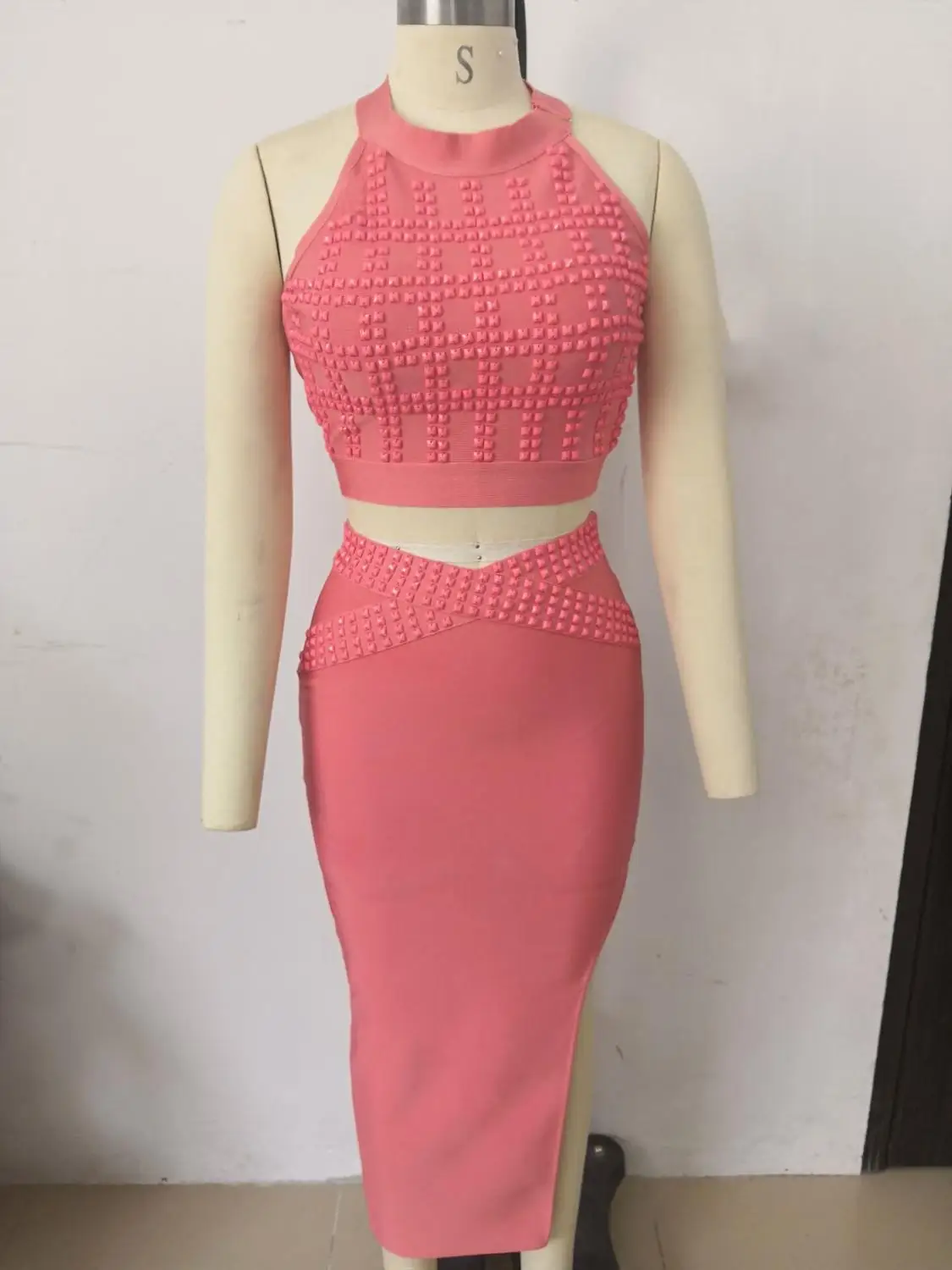 Женский комплект из двух предметов Бандажное платье вискозы с заклепками| |