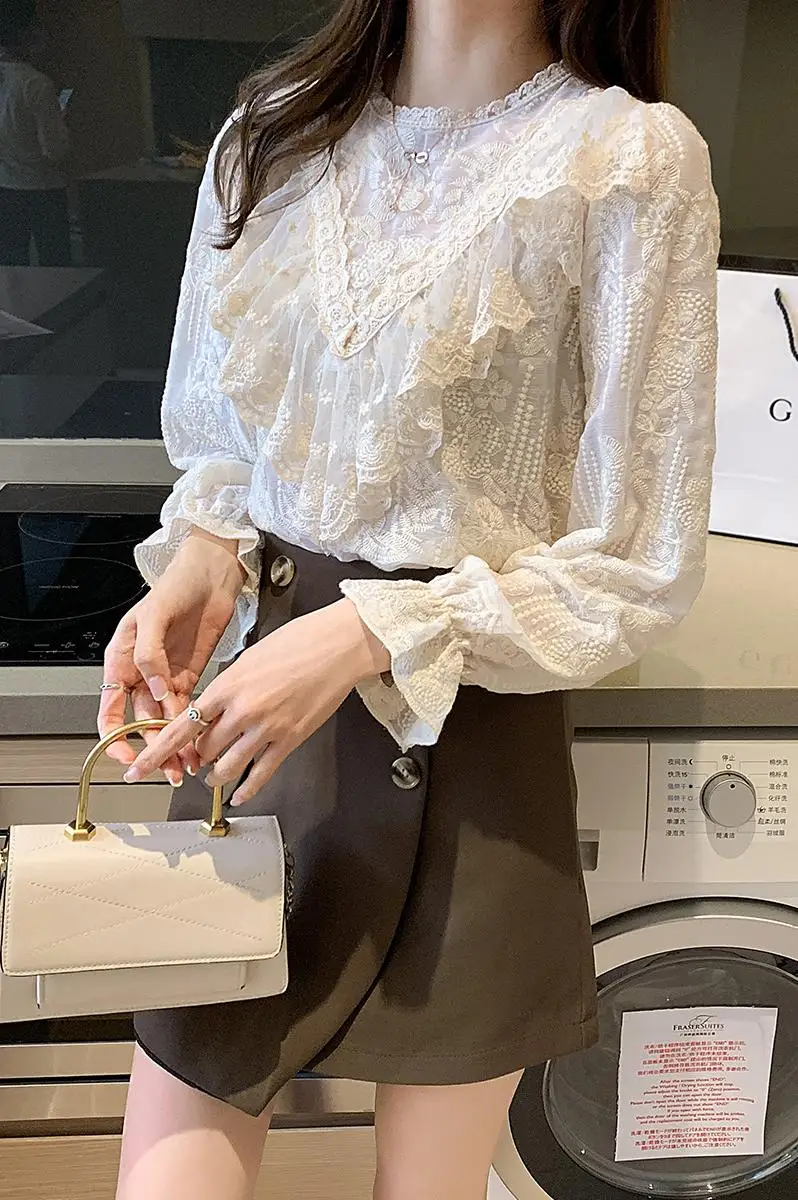 

COIGARSAM Full blouse women New Spring Loose Lantern Sleeve O-Neck blusas womens tops and blouses Apricot 5230