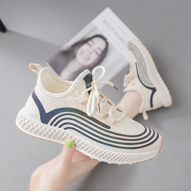 Женские кроссовки UZZDSS на плоской подошве