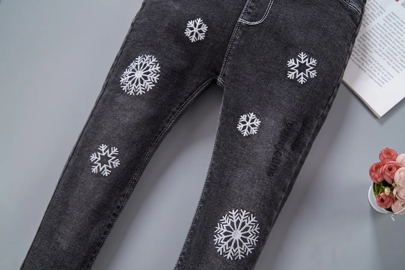 

Teenage Girls Denim Jeans Spring Kids Cotton Elastic Jean Pants Leggings Children Embroidered Jeans 4-14 Years