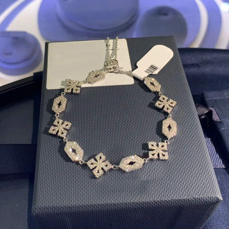 

Brand 1:1High Quality Retro Bracelet Silver Color Sliding Mana Flower Asymmetry Zircon Women Ladies Wedding Jewelry