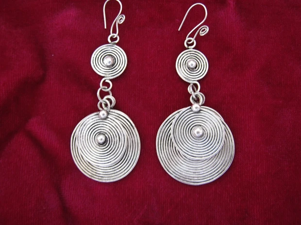 

LONG EARRINGS GUIZHOU ETHNIC MINORITY WIND RETRO EARRINGS HANDMADE MIAO SILVER