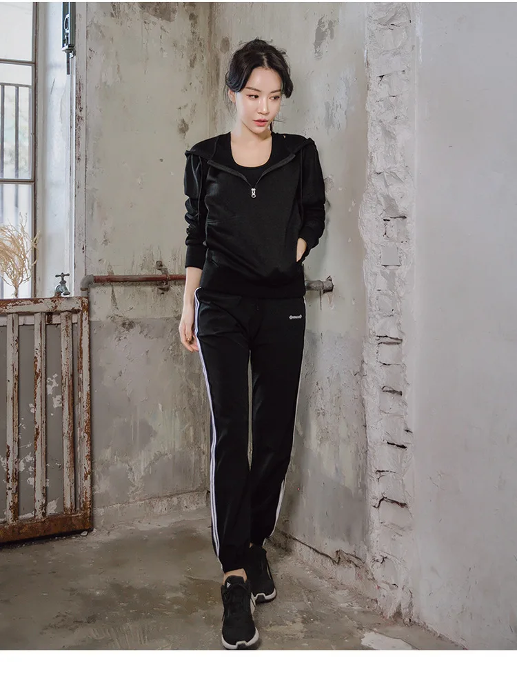 

New loose fashion solid color hooded femme yoga jacket quick dry breathable running gym exercises long sleeve women coat