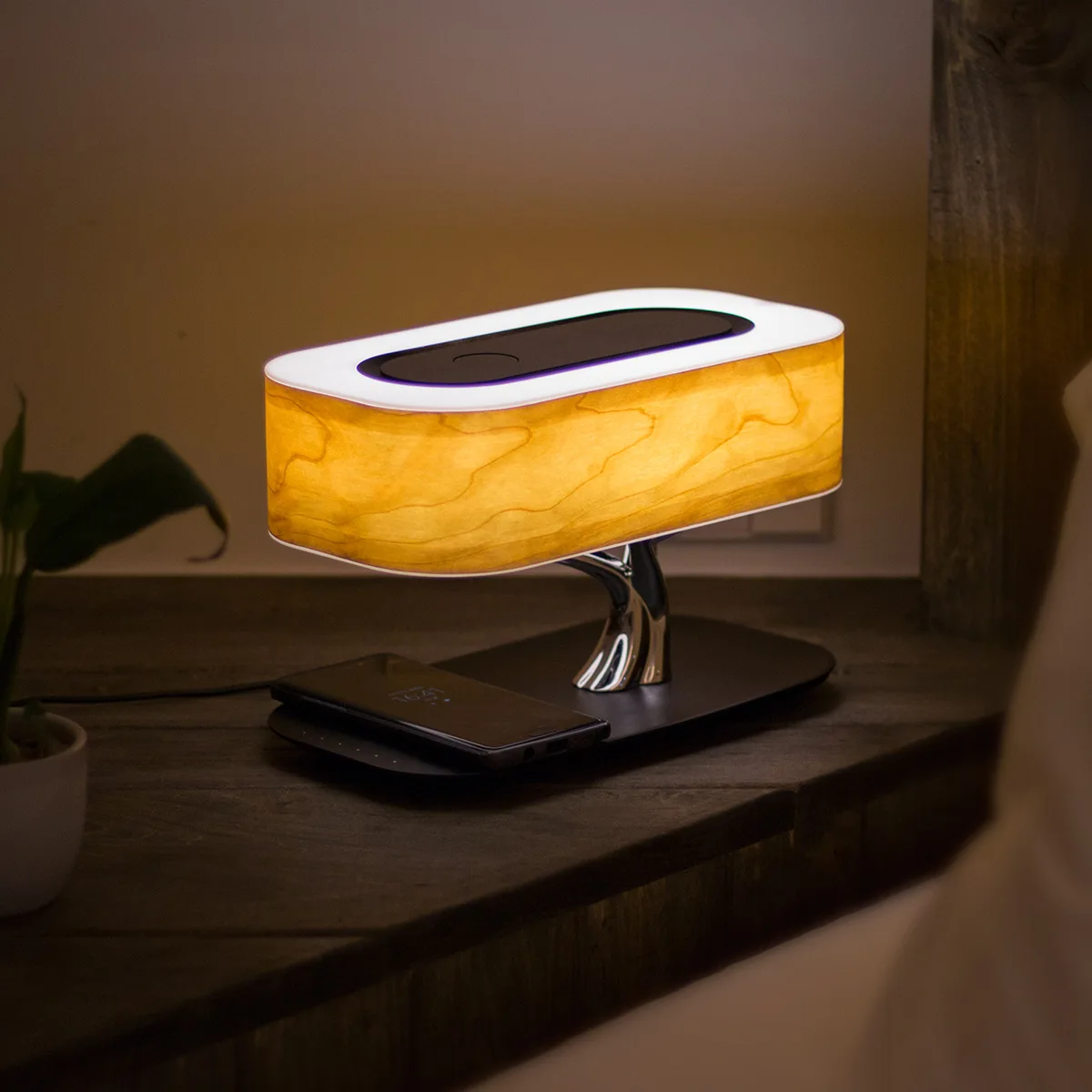 

Smart Wireless Charging Blue Tooth Speaker Brightness Dimmable Tree Shape Table Lamp