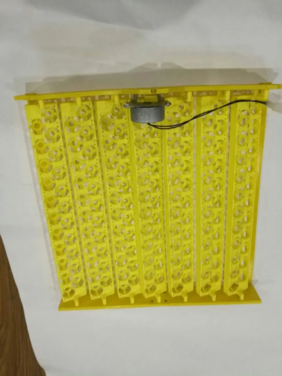 Превосходное качество инкубатор 154 яйца птицы поворотный лоток без двигателя