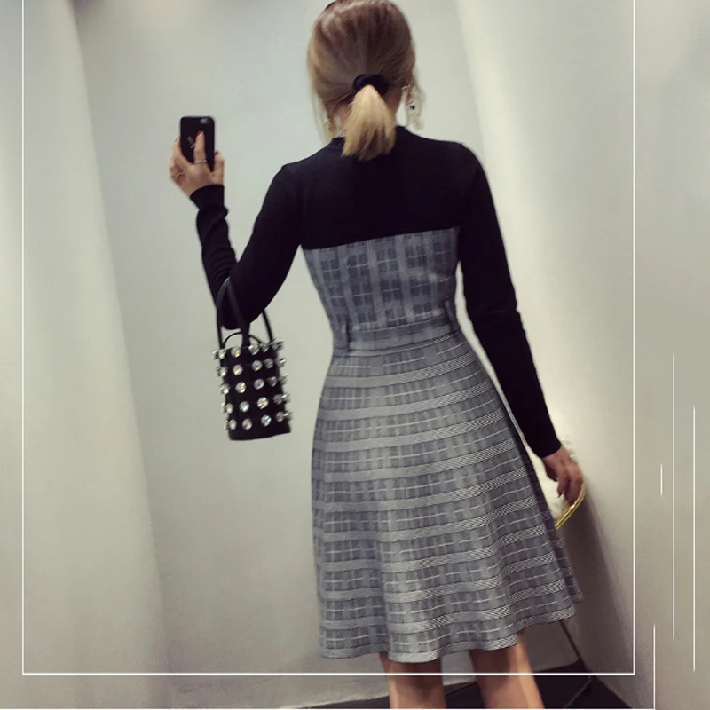 Женское винтажное платье свитер черно белое клетчатое трапеция до середины икры