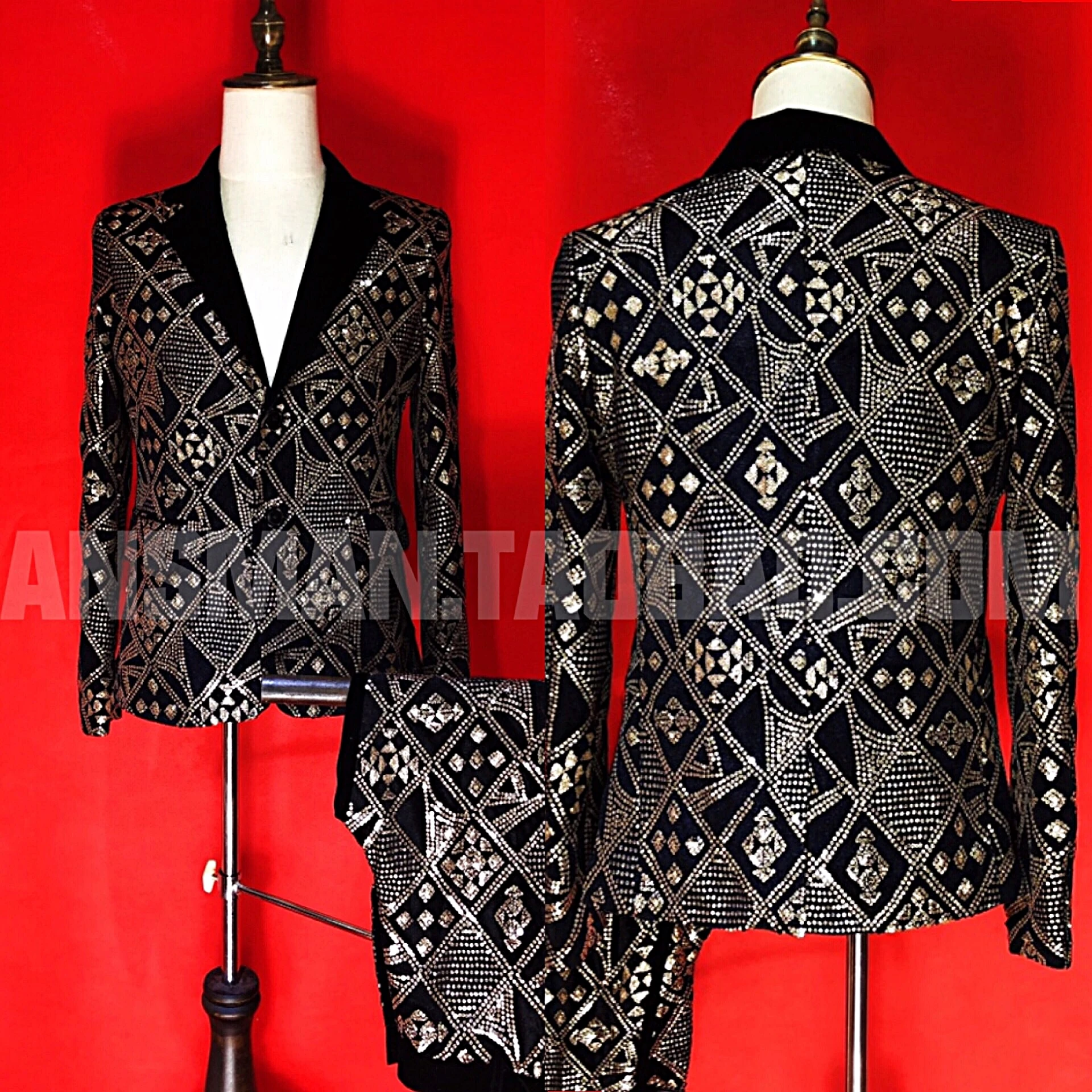 

2020! 【 custom 】 Nightclub bar male singer hosted DS gold geometric embroidery trim suit