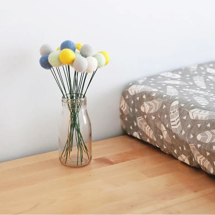 

10Pcs/lot 100% Wool Felt Balls Round Balls of Wool Pom Poms Colurful DIY Handmade Craft Supplies Room Decor Home Decoration